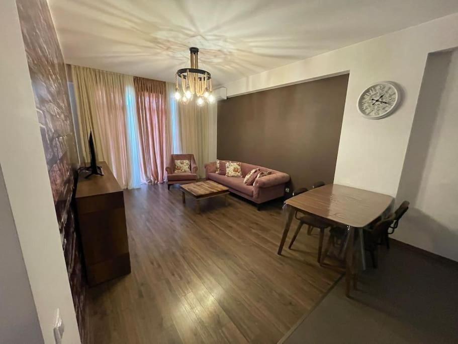 7Th Heaven Apartment In Central Tbilisi Exterior photo